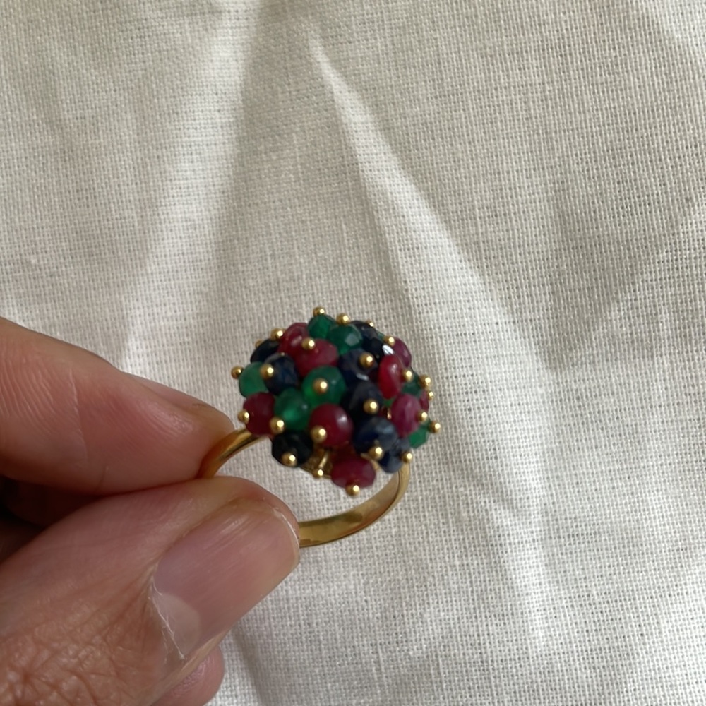18 Karat Gold with bead ring Vintage